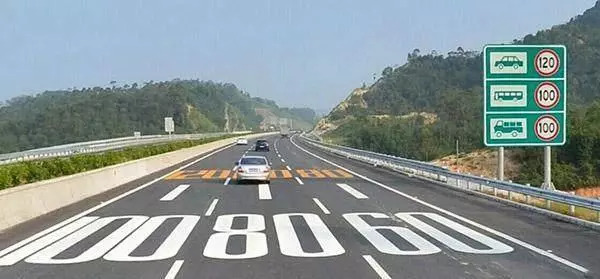 像素公路旅行者无广吿免费下载-像素公路旅行者红包版官方下载v.4.28